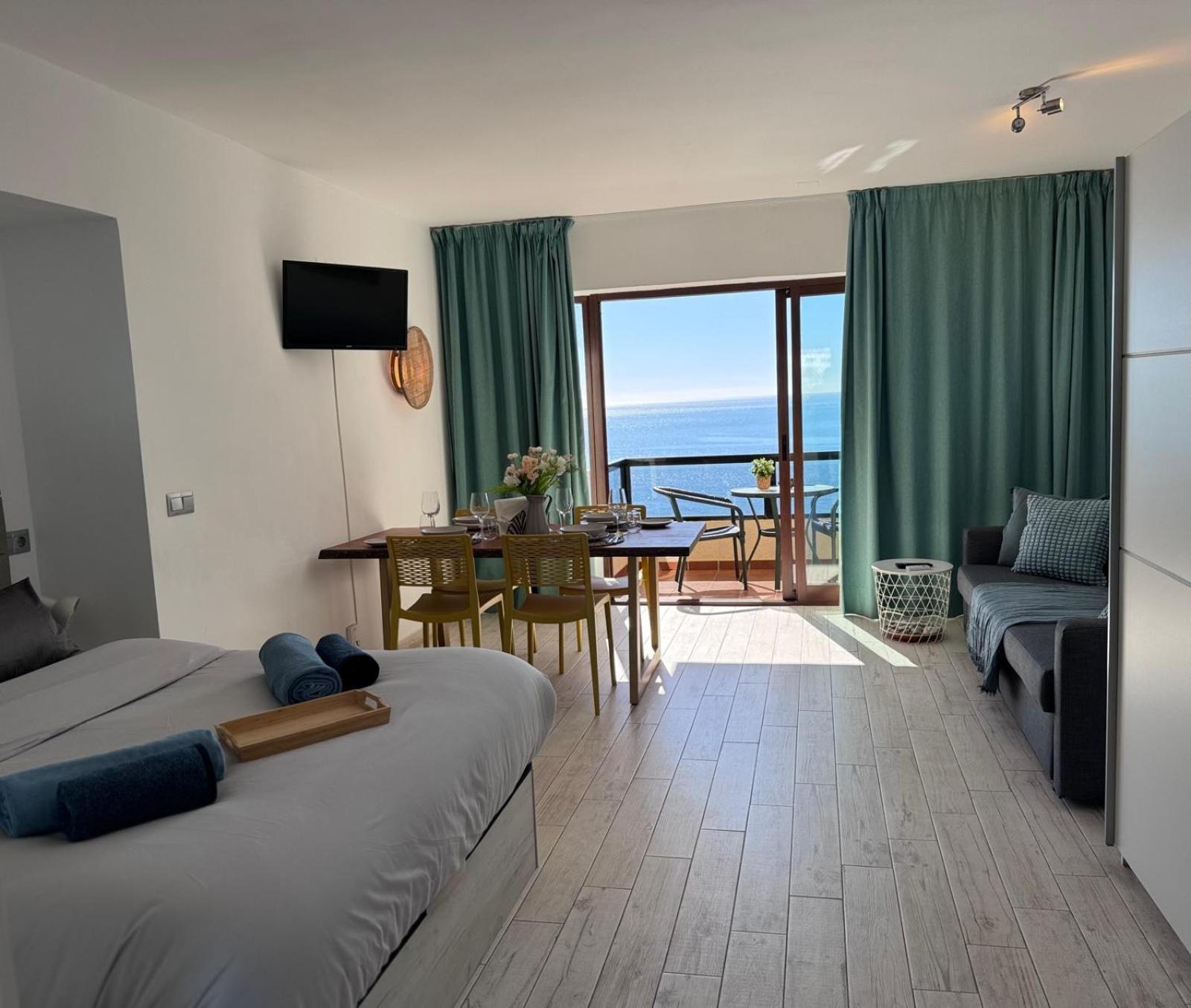 Aloha Playa Studio Sea Views Беналмадена Екстериор снимка