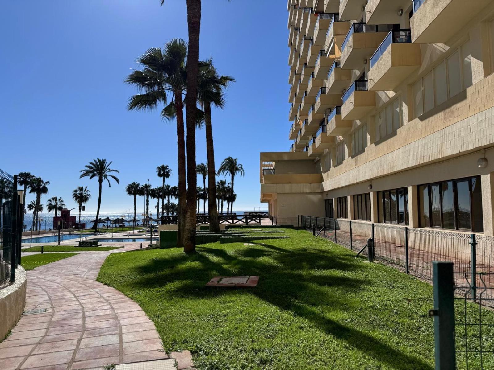 Aloha Playa Studio Sea Views Беналмадена Екстериор снимка